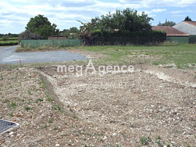 Terrain vente à France métropolitaine, Louzac-saint-andré