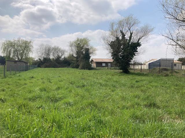 Terrain vente à La Croix, Cartelègue