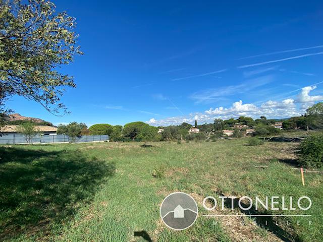 Terrain vente à Placette Jean Saint Pierre, Roquebrune-sur-Argens