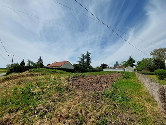 Terrain vente à Les Aix-d'Angillon, Cher