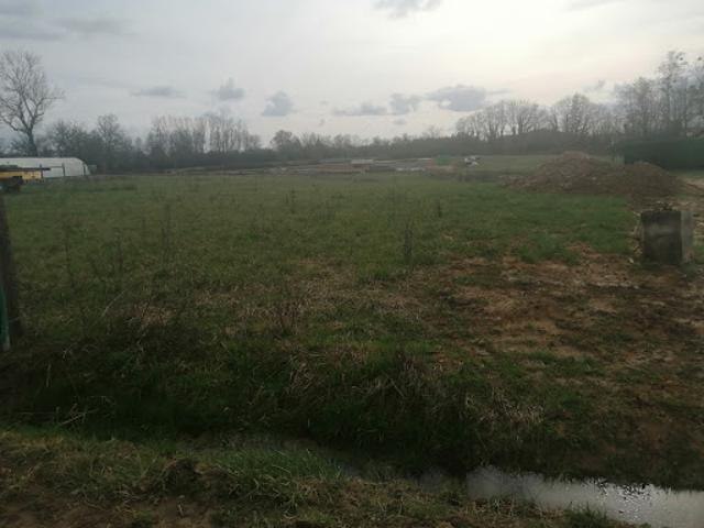 Terrain vente à Louhans-Châteaurenaud, Louhans