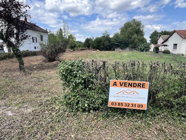 Terrain vente à Louhans-Châteaurenaud, Cuisery