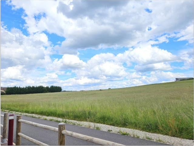 Terrain vente à Neufchâteau, Lerrain
