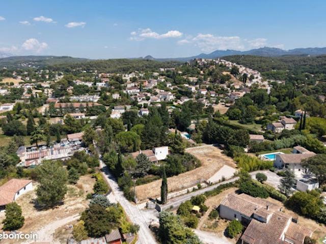 Terrain vente à Aix-en-Provence, Cabriès