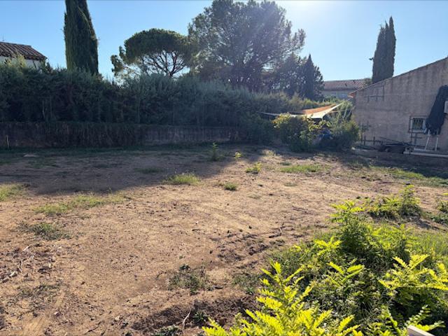 Terrain vente à Aix-en-Provence, Trets
