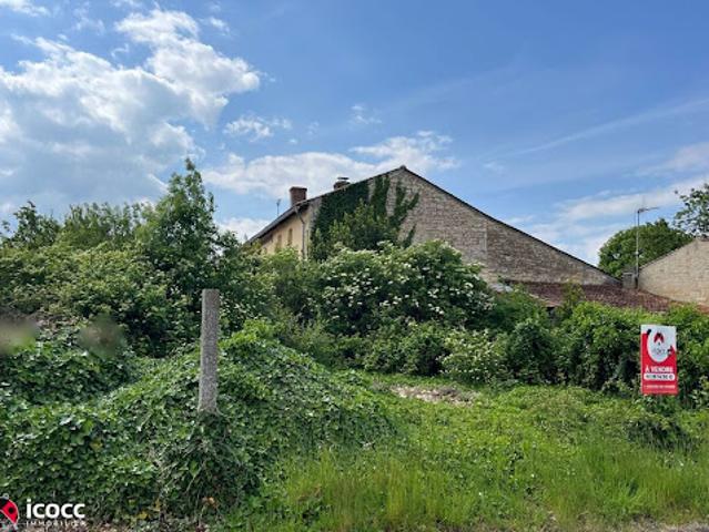 Terrain vente à Fontenay-le-Comte, Les Magnils-reigniers