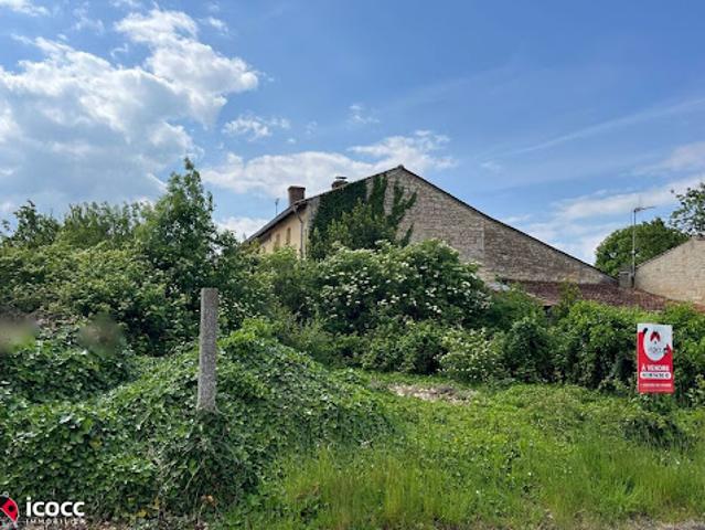 Terrain vente à Fontenay-le-Comte, Les Magnils-reigniers