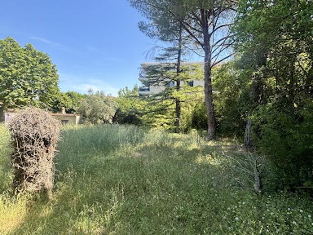 Terrain vente à Aix-en-Provence, Aix-en-provence