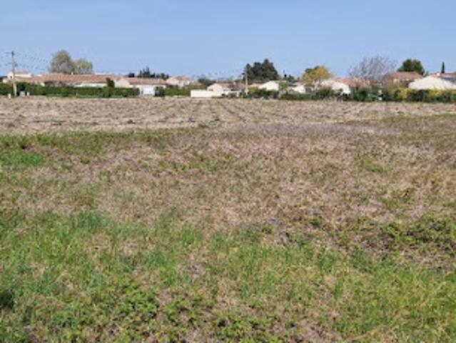 Terrain vente à Camaret-sur-aigues