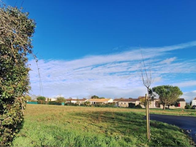 Terrain vente à Saintes, Pisany