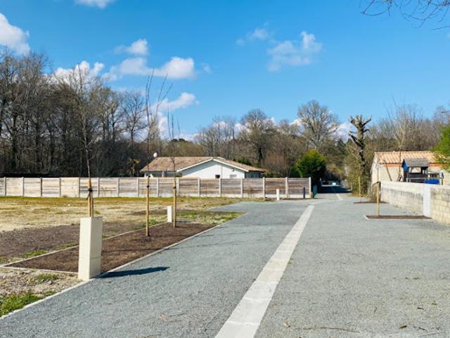 Terrain vente à Lesparre-Médoc, Avensan