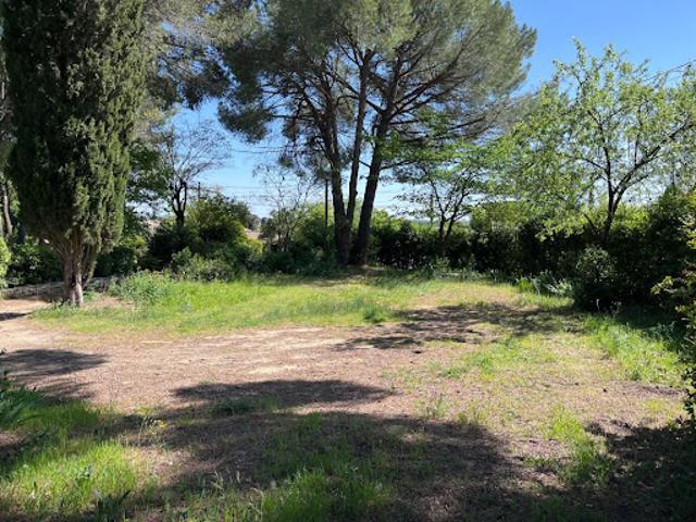 Terrain vente à Nîmes, Mus