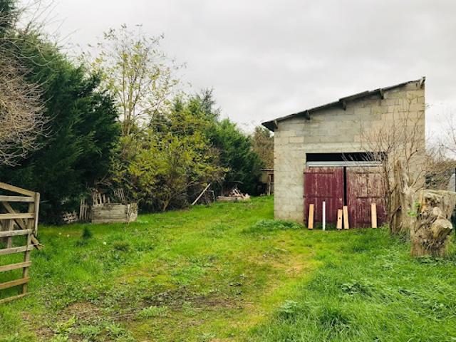 Terrain vente à La Guerche-sur-l'Aubois, Cher