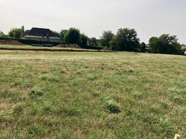 Terrain vente à Esmoles, Arpajon-sur-Cère