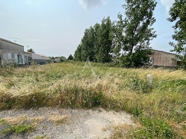 Terrain vente à Fontenay-le-Comte, Saint-michel-en-l'herm