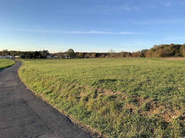 Terrain vente à France métropolitaine, Avy