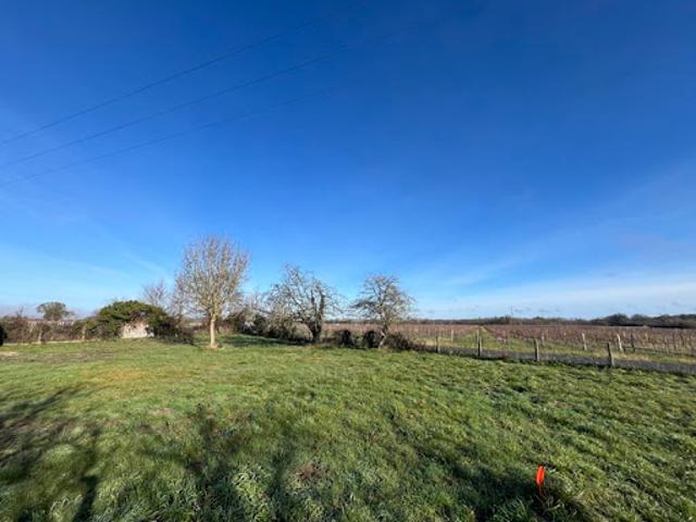Terrain vente à Saintes, Le Chay