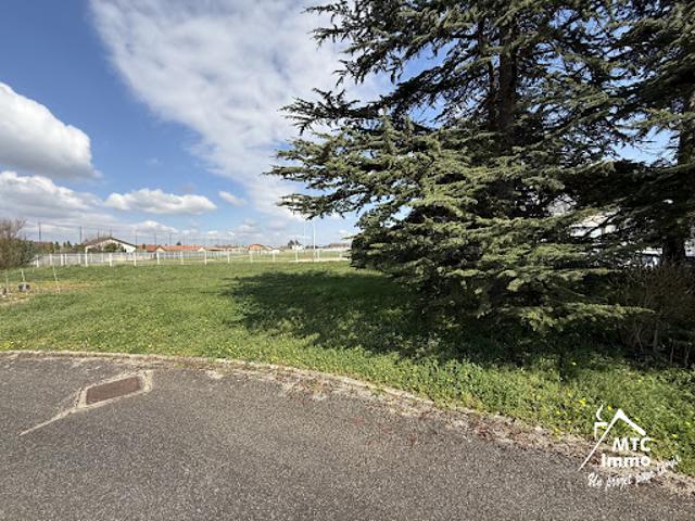 Terrain vente à La Tour-du-Pin, Saint-romain-de-jalionas