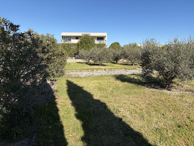 Terrain vente à Aix-en-Provence, La Roque-d'anthéron