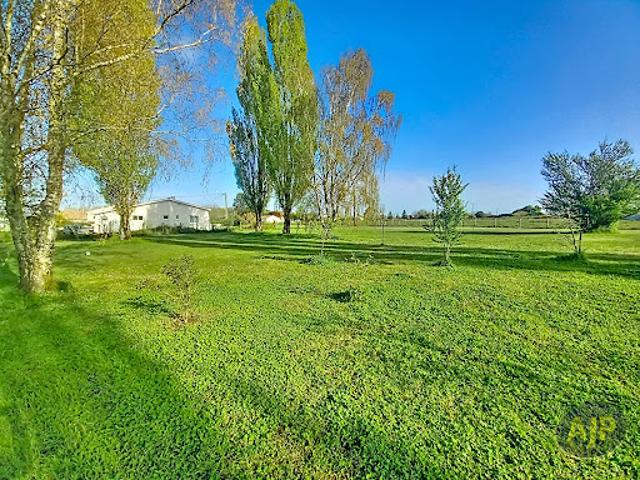 Terrain vente à Lesparre-Médoc, Gaillan-en-médoc