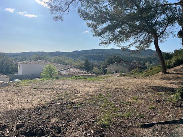 Terrain vente à Aix-en-Provence, Eyguières