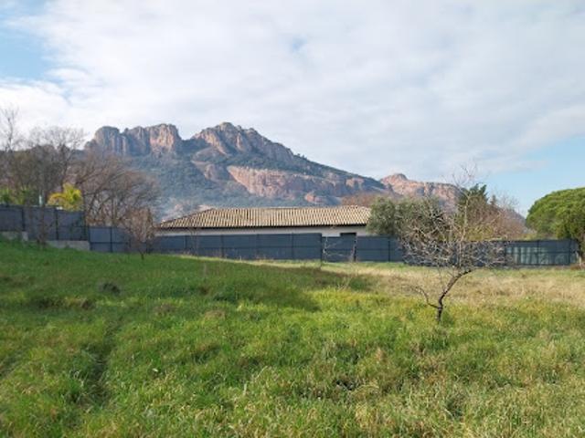 Terrain vente à Placette Jean Saint Pierre, Roquebrune-sur-Argens