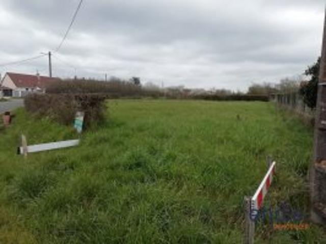 Terrain vente à Saint-Amand-Montrond, Mornay-sur-allier