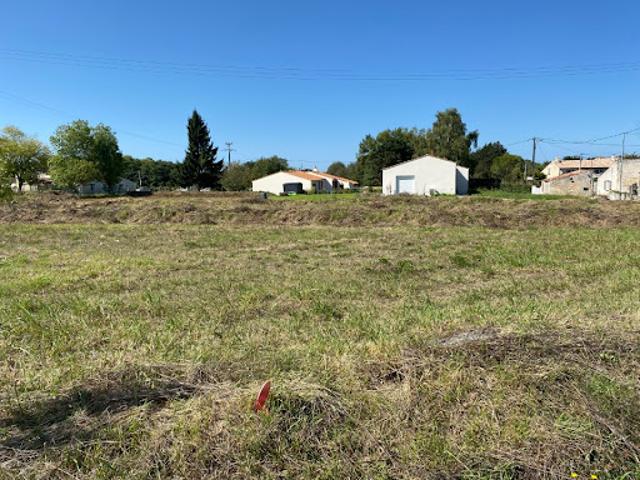 Terrain vente à Saint-Jean-d'Angély, Le Mung
