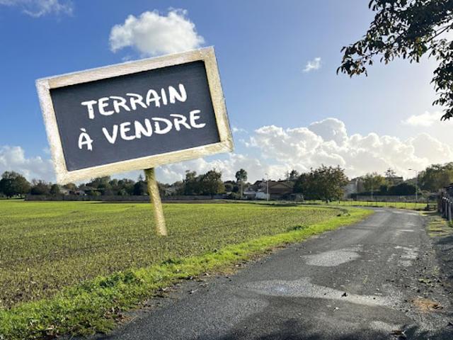 Terrain vente à Saint-Jean-d'Angély, Loulay