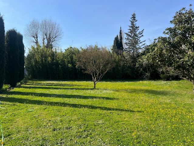 Terrain vente à Aix-en-Provence, Vernègues