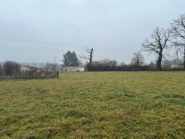 Terrain vente à Confolens, Ansac-sur-vienne