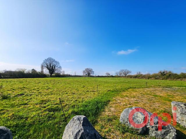 Terrain vente à Saint-Amand-Montrond, Arcomps