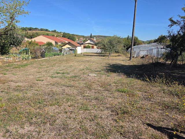Terrain vente à Les Nièvres, Lugny