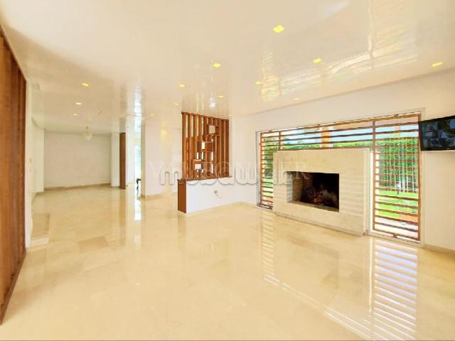 Villa vente à Bouskoura, Gharb-Chrarda-Beni Hssen