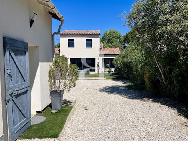 Villa vente à Saint-Étienne-du-Grès, Bouches-du-Rhône