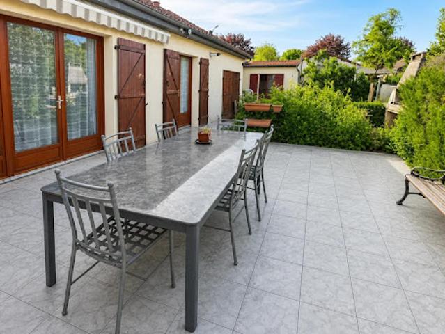 Villa vente à Saint-Julien-les-Villas, Aube