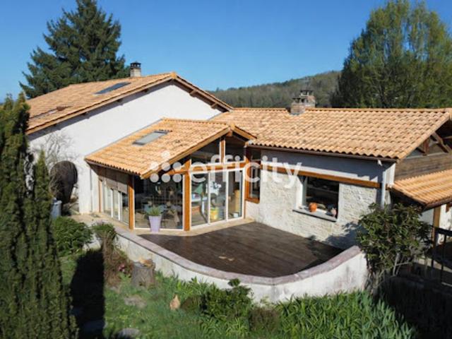 Villa vente à Vienne, Cour-et-buis
