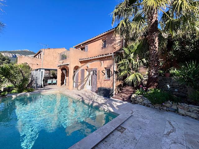 Villa vente à Arrondissement de Toulon, Le Revest-les-eaux