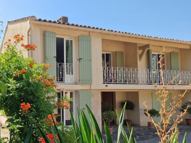 Maison vente à Nîmes, Combas
