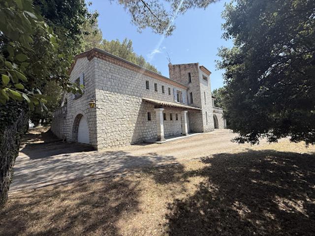 Villa vente à Russan, Sainte-Anastasie