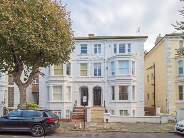 Studio for rent in Aldrington