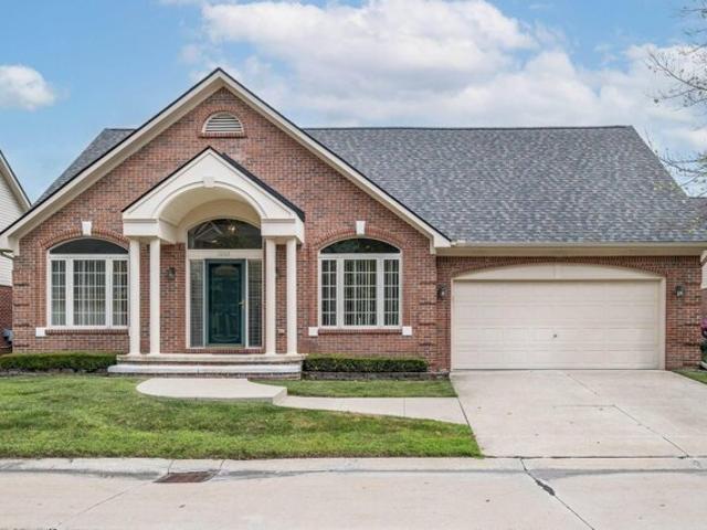 Condo for sale in Macomb