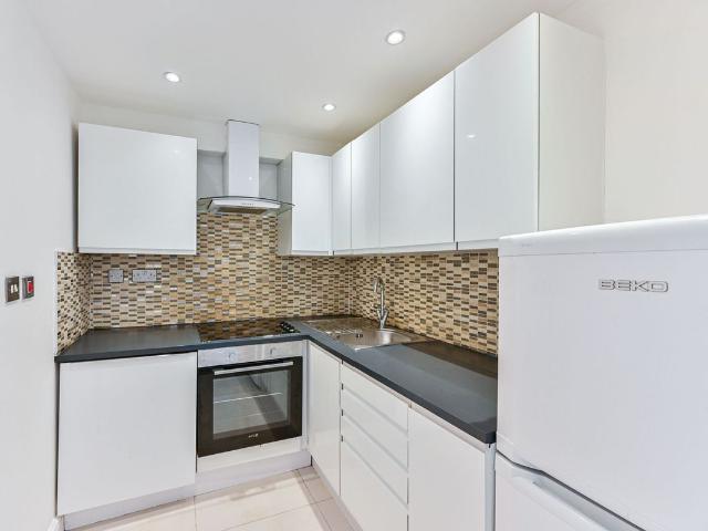 Apartment for rent in London Borough of Merton, Mitcham