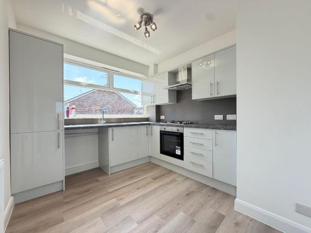 Apartment for rent in Grange Park, Greater London
