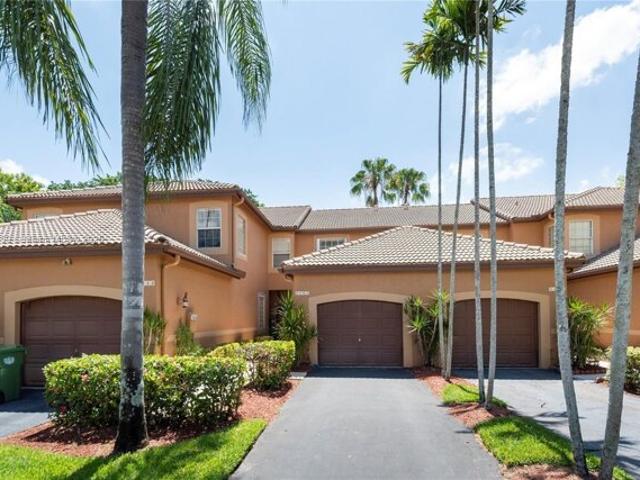House for sale in Weston