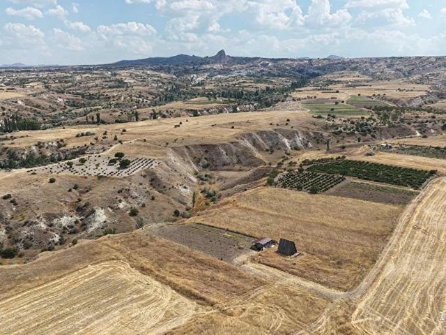 Uçhisar Beldesi, Nevşehir Merkez içerisinde satılık Arsa