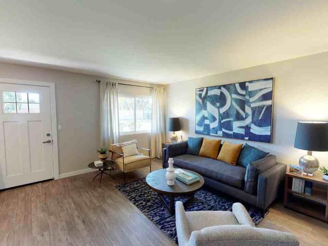 Apartment for rent in Corona Del Mar, California