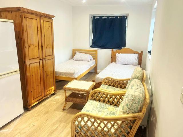 Studio for rent in Woodhouses, Oldham