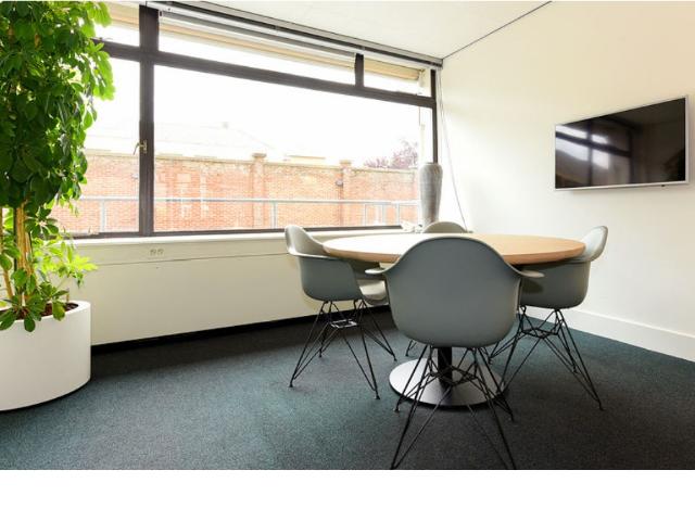 Bedrijfspand te huur in Bezuidenhout, Den Haag