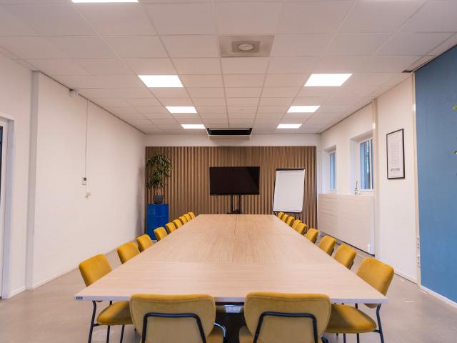 Bedrijfspand te huur in Centrum, Rotterdam